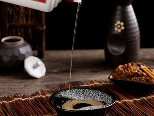 如何挑選適合自己的白酒.jpg 如何挑選適合自己的白酒.jpg